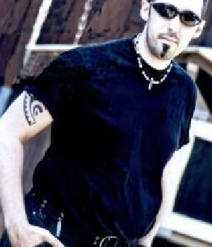 Zum Profil von BlackCross