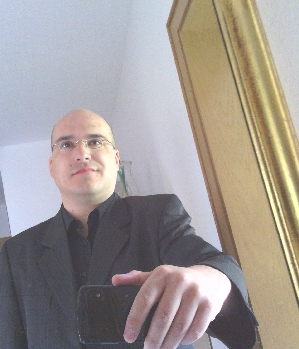 Zum Profil von Hellboy