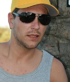 Zum Profil von UseMeAllNightLong