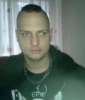 Zum Profil von combat