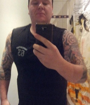 Zum Profil von Holon05