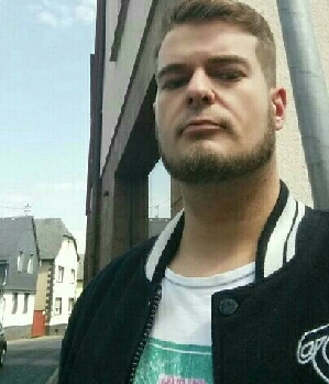 Zum Profil von Whateveryouneed