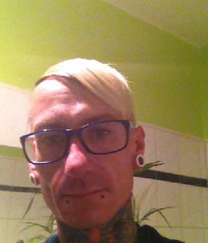 Zum Profil von black38