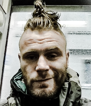 Zum Profil von leroy1985leroy