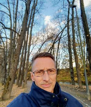 Zum Profil von AdamEk