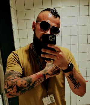 Zum Profil von Akm2302