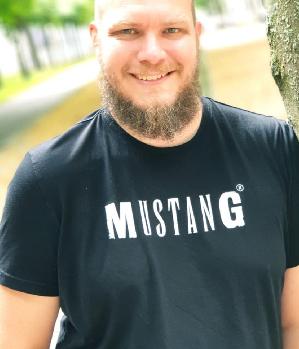 Zum Profil von Alex_Naliea