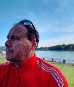 Zum Profil von Alone77