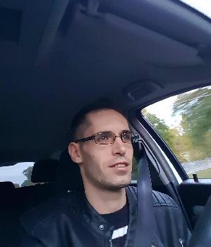 Zum Profil von AloneMan80