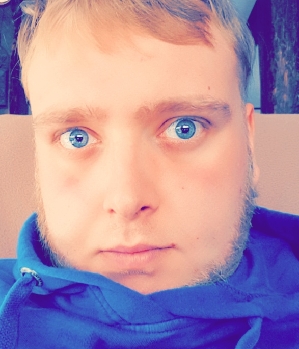 Zum Profil von AnonymMo