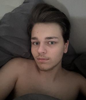 Zum Profil von Boy18forSex