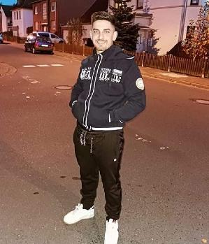 Zum Profil von Carllos