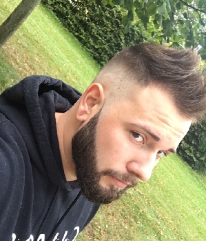 Zum Profil von Connor