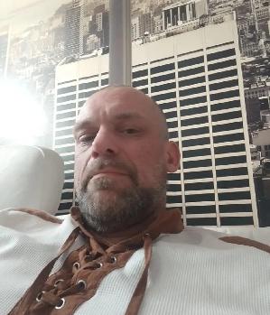 Zum Profil von Ddj444