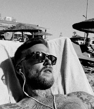 Zum Profil von Dustin91