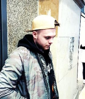 Zum Profil von Firefly98