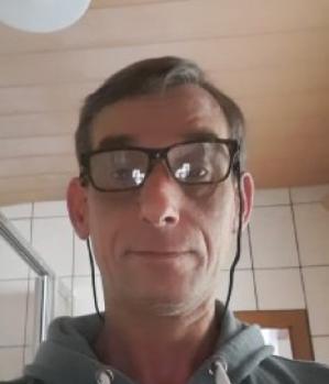 Zum Profil von Hotmomo