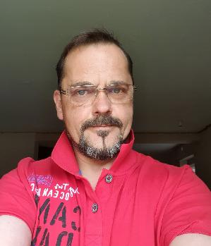 Zum Profil von Huefte