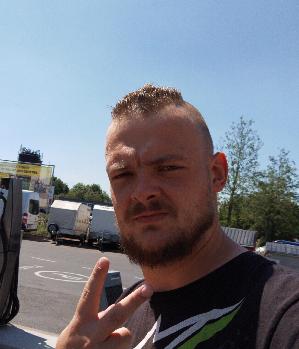 Zum Profil von Icedaddy