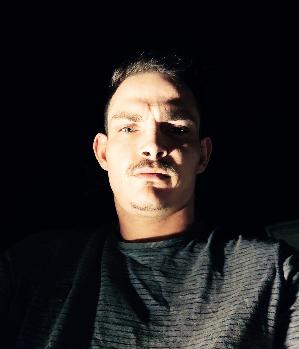 Zum Profil von Johnny695oe