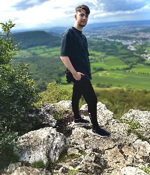 Zum Profil von Jul1oo