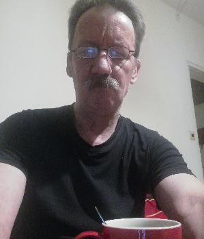 Zum Profil von Langschwanzficker