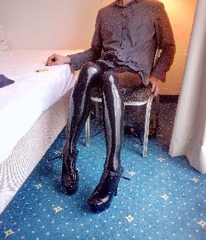 Zum Profil von Latexsissy85