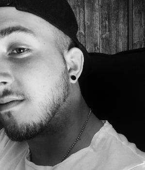 Zum Profil von Liqhtx7