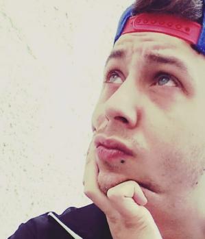 Zum Profil von LonelyLover