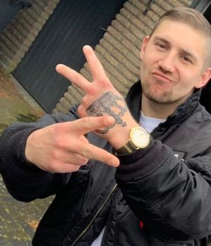 Zum Profil von LoverXXX871