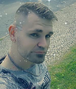 Zum Profil von Lutzifar90