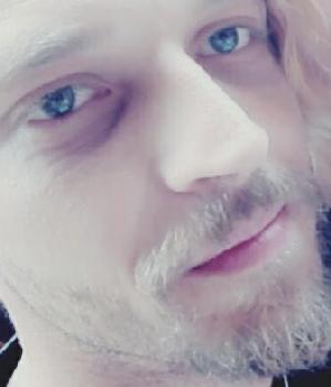 Zum Profil von Luzi86