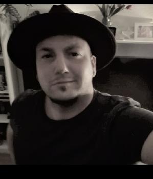 Zum Profil von Master230785