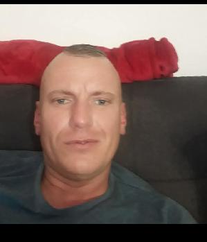 Zum Profil von Maxna92