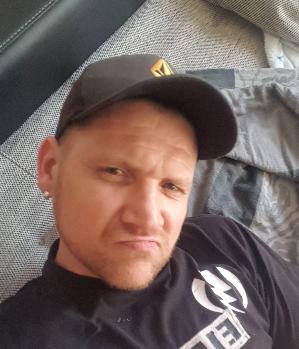 Zum Profil von Momo979