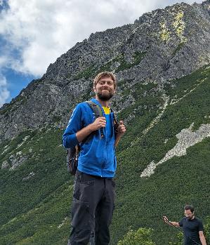 Zum Profil von Monti89