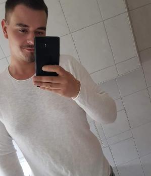 Zum Profil von Mrstrapon