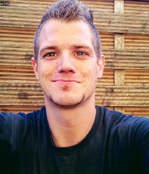 Zum Profil von Namenloser87