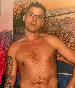 Zum Profil von OrgasmusKing88