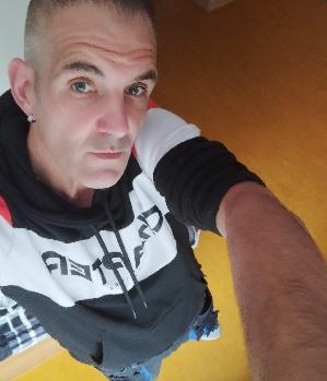 Zum Profil von Partyalarm99