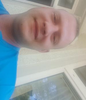 Zum Profil von R081984