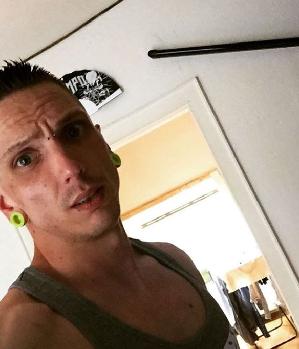 Zum Profil von SynthaXx