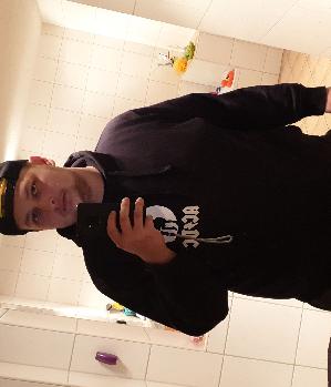 Zum Profil von TheSchnorri