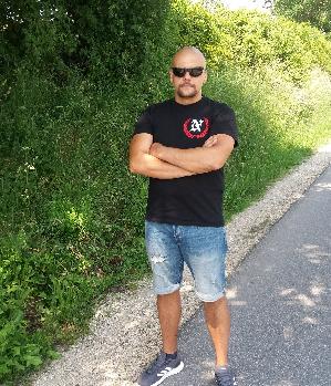 Zum Profil von Urm077