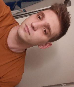 Zum Profil von Xxxxx123