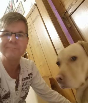 Zum Profil von ellakk
