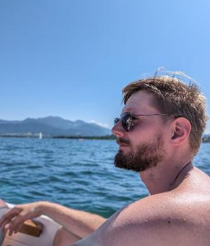 Zum Profil von emkay459