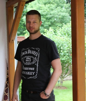 Zum Profil von hellboy89