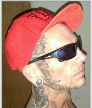 Zum Profil von henryone