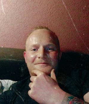 Zum Profil von qwert12125webde